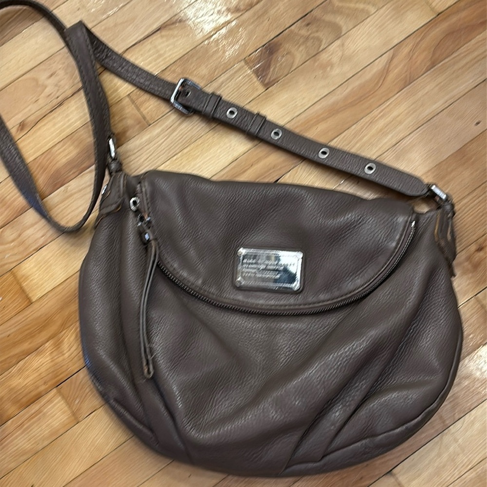 Marc By Marc Jacobs Tan Brown Leather Fab Bag

Ref.  PO-9